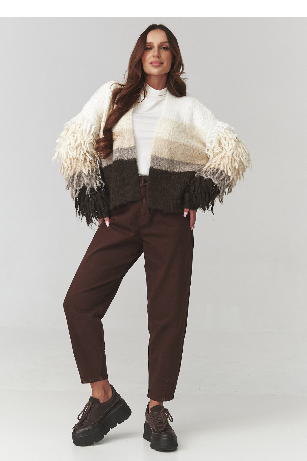 Sweter Damski Model C25 Beige - Makadamia – widok 2