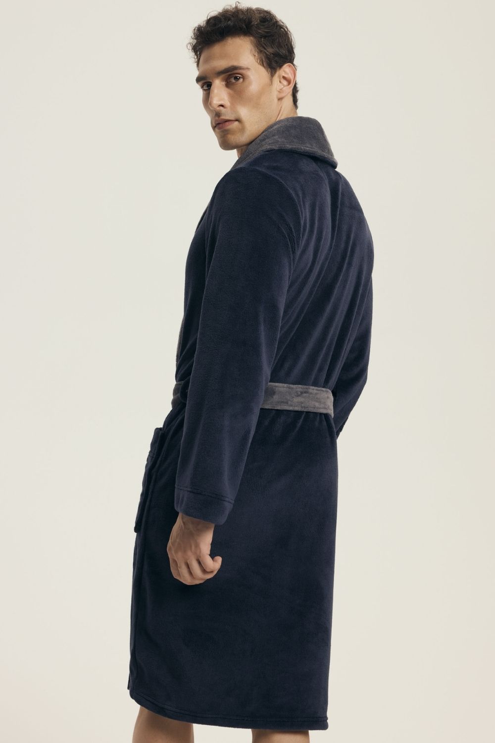Szlafrok Męski Model Nocturn 43378-59X Navy - Henderson – widok 2