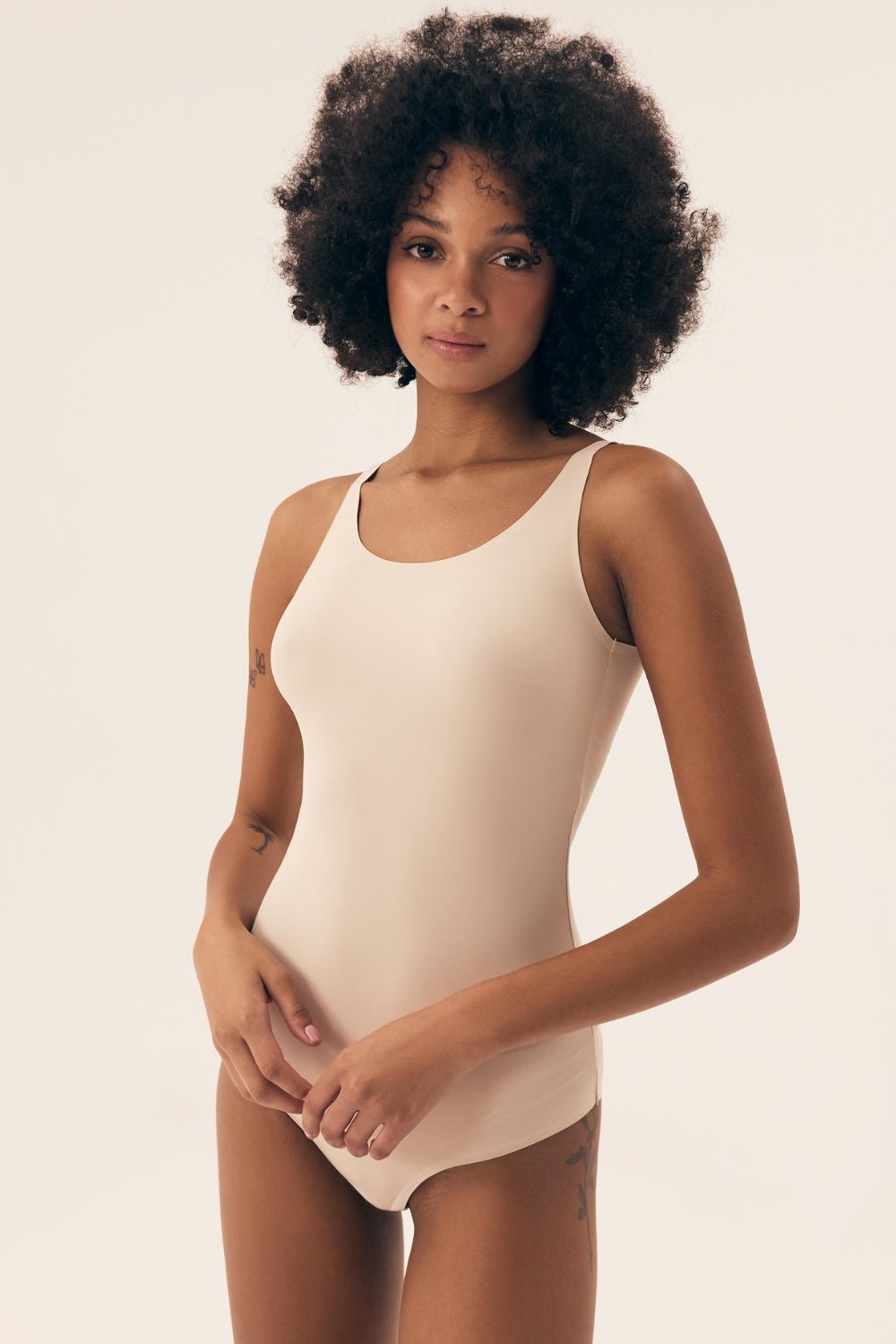 Gorsety, body, pasy Body Model Byte 42852 Nude - Henderson