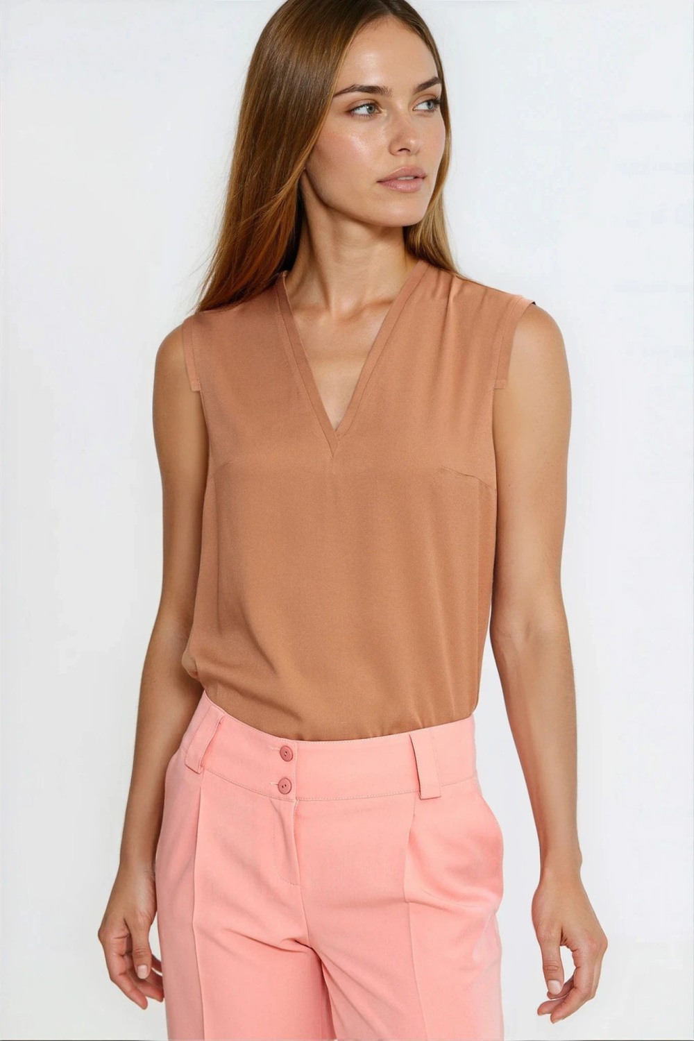 Sleeveless V-neck blouse B213 Carmel - Nife