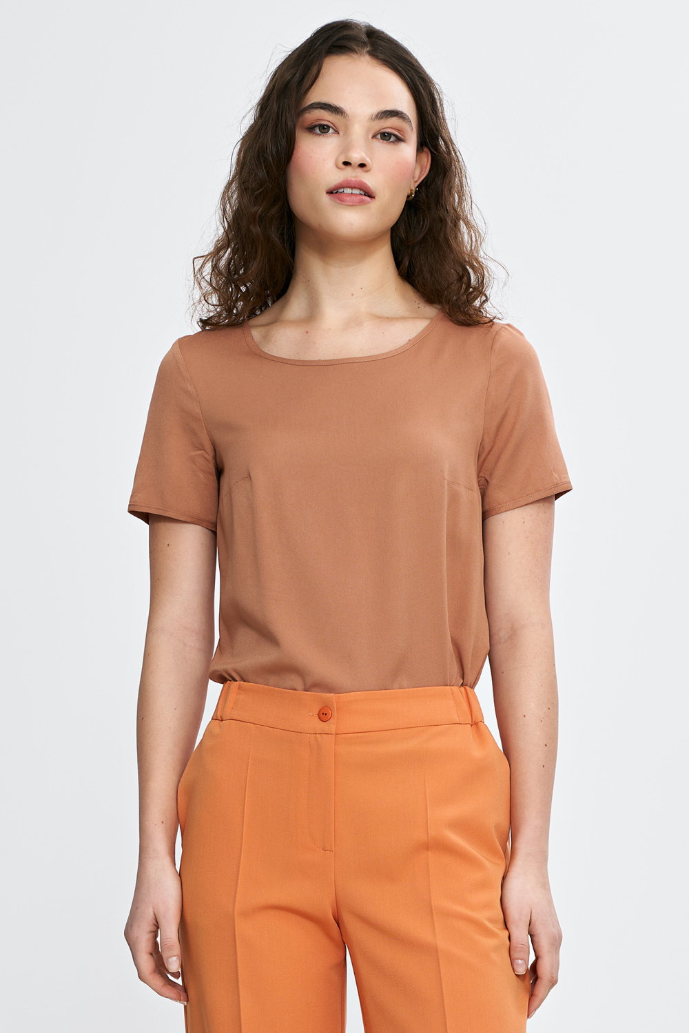 Basic short-sleeve top B193 Carmel - Nife