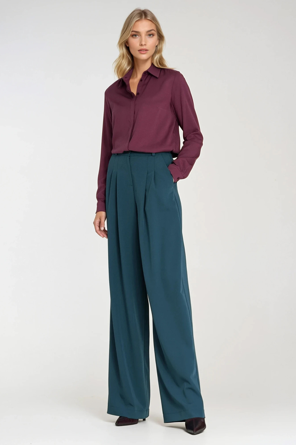 Blouse with concealed placket B205 Plum - Nife