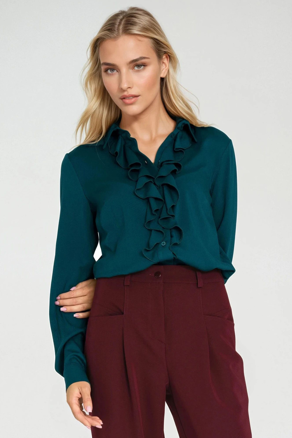 V-neck viscose blouse with jabot B202 Emerald - Nife – vista 2