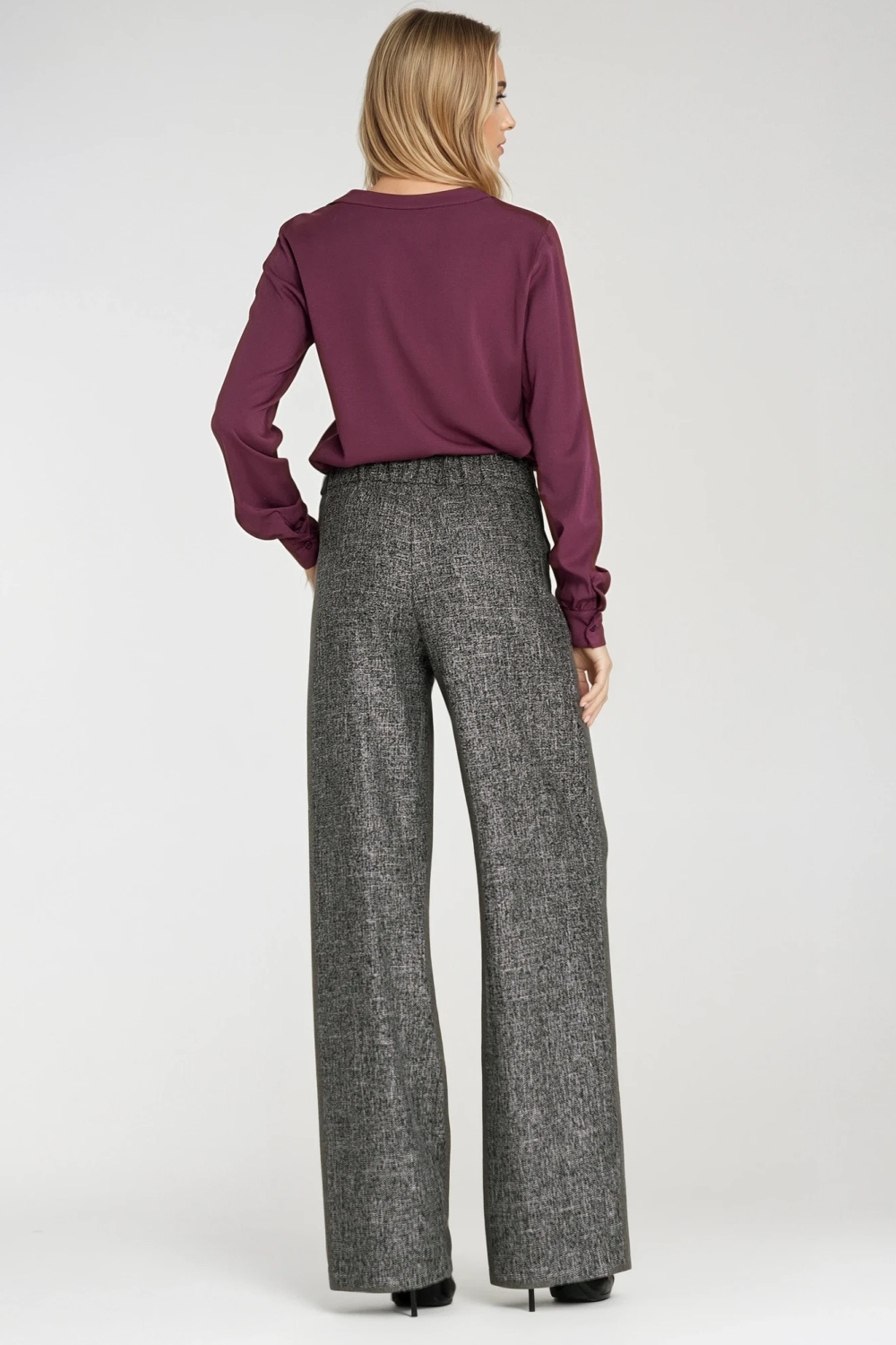 Viscose blouse with a wide pleat at the neckline B196 Plum - Nife