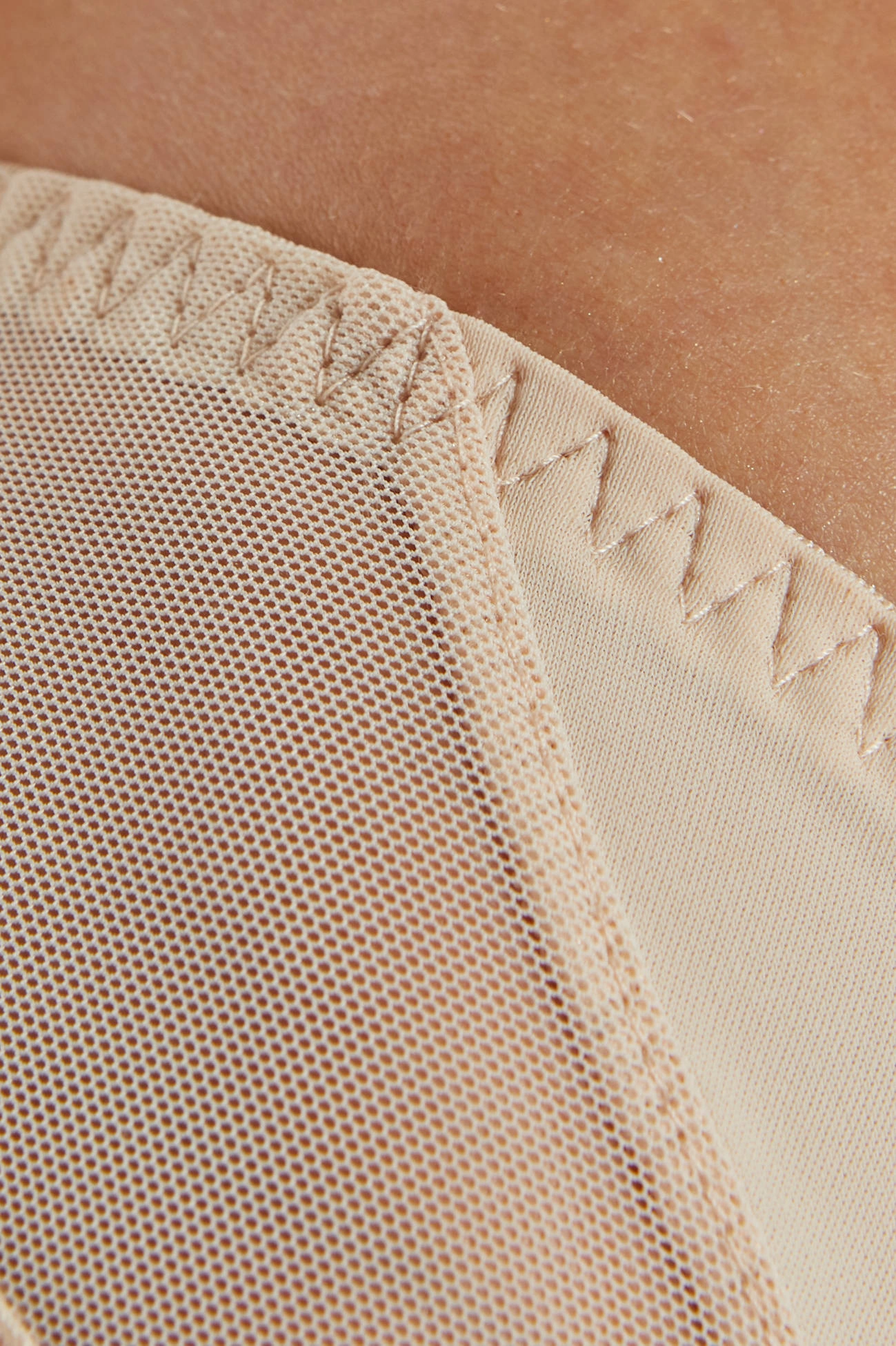 Zara tangas brasileñas beige