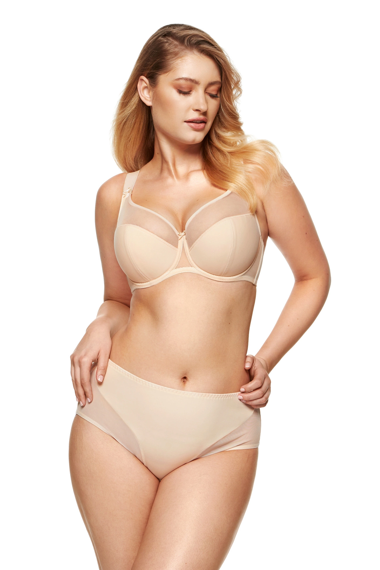 String Zara beige lisse