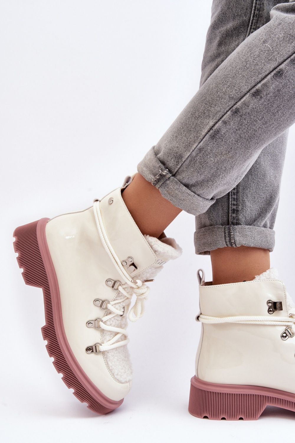 Goe MM2N4083 White ankle boots - Step in style